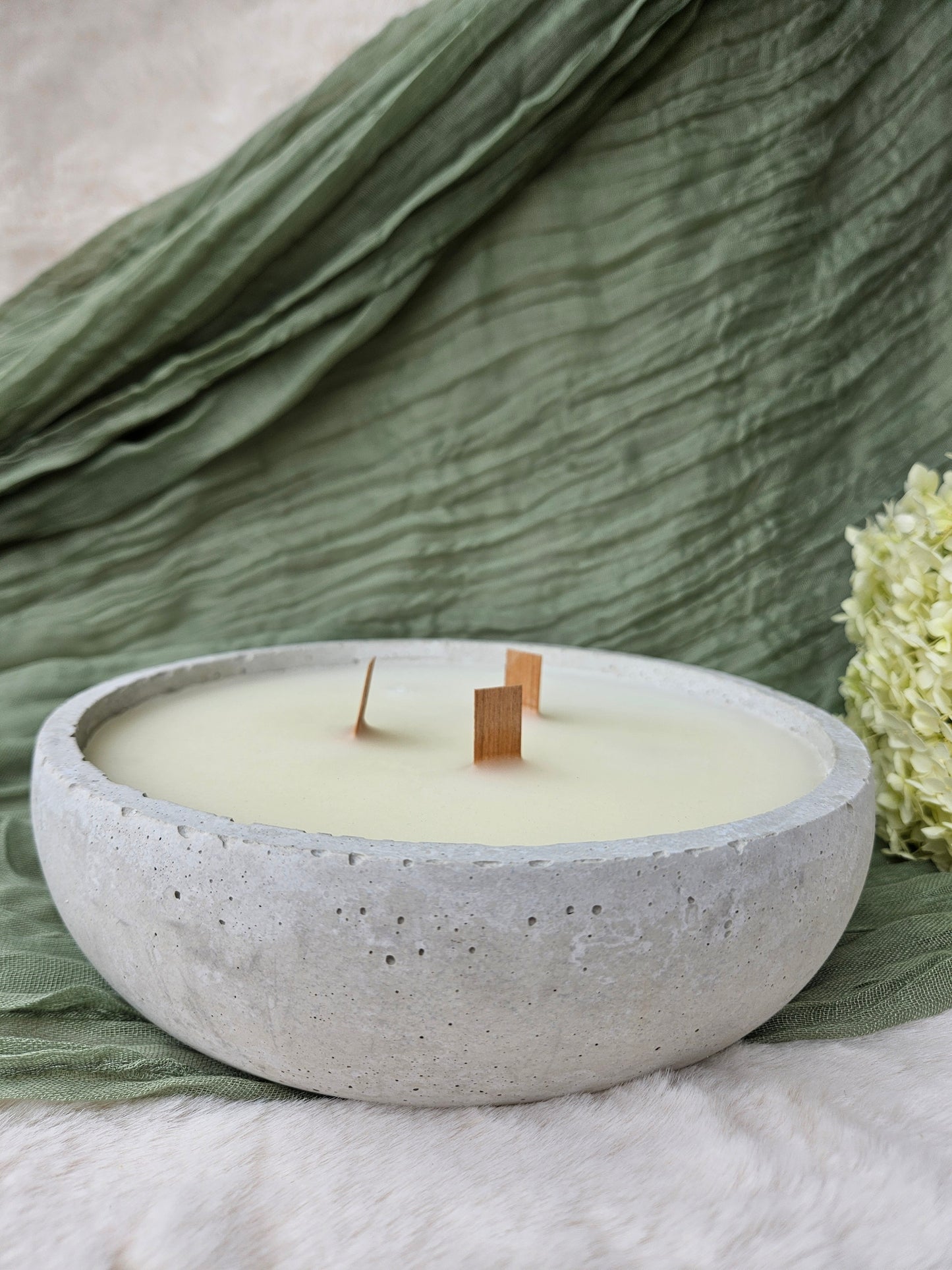 Citronella Kerze in stilvoller Betonschale