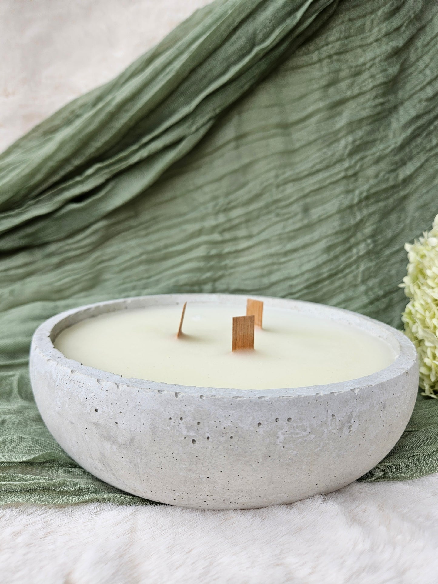 Citronella Kerze in stilvoller Betonschale